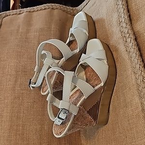 Gianni bini wedges size 7 1/2 never worn